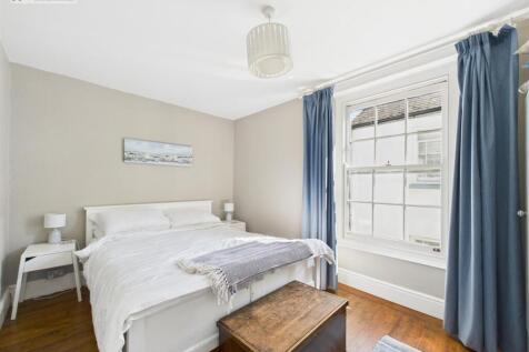 Bedroom 1 iv.jpg