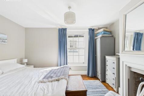 Bedroom 1.jpg