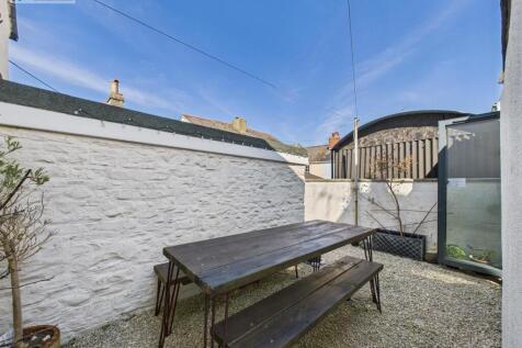 Rear Courtyard iv.jpg