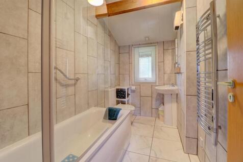 Bathroom new.jpg