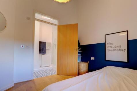 Bedroom 1 .1.jpg