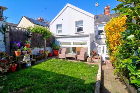 Rear garden ii.jpg