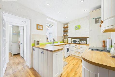 Kitchen .1.jpg