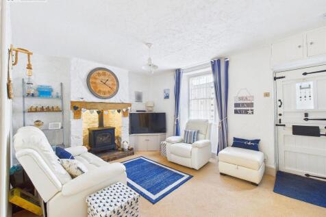 Living Room .1.jpg
