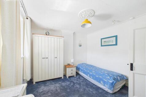 Bedroom 2 .1.jpg