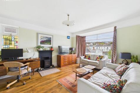 Living Room.jpg