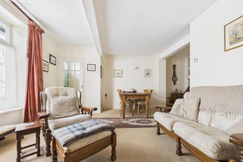 Living Room .3.jpg