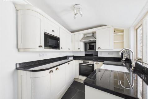 Kitchen .1.jpg