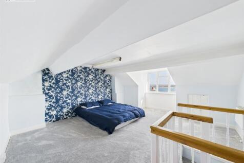 Bedroom 1 .1.jpg