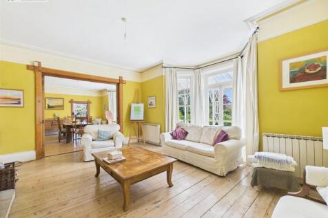 Sitting room v.jpg