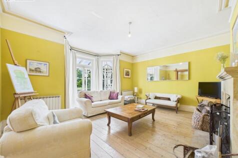 Sitting room.jpg