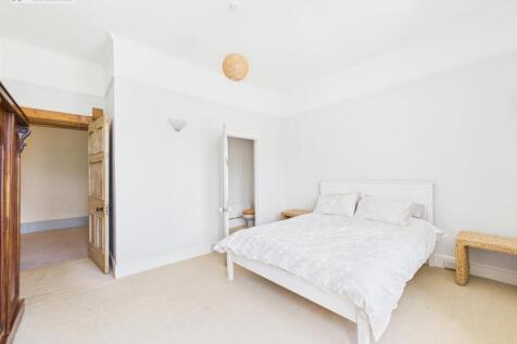 Bedroom 1. 1.jpg