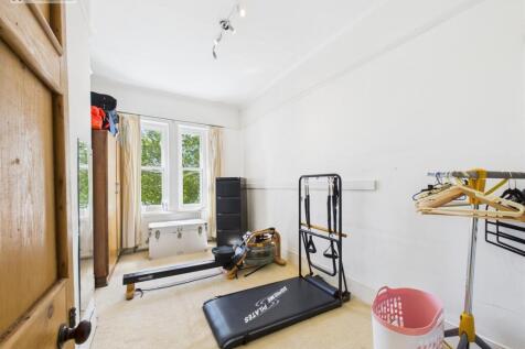 Bedroom 4.jpg