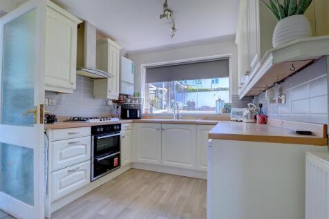 Kitchen .1.jpg