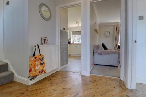 Hallway .1.jpg