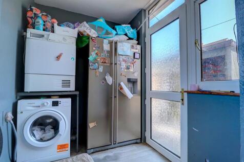 Utility Room .1.jpg
