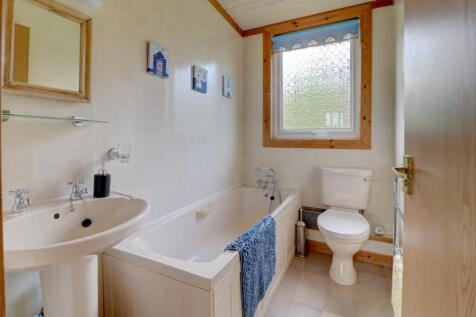 Bathroom.jpg
