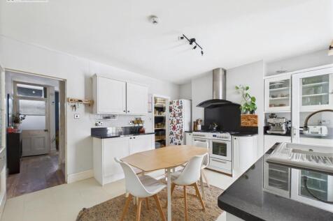 Kitchen Diner .3