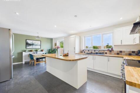 Kitchen .2.jpg