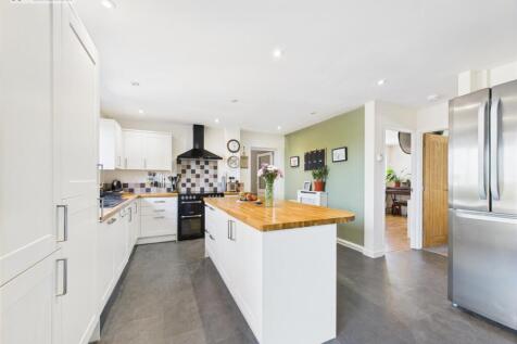 Kitchen .1.jpg