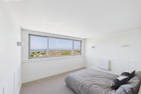Bedroom 1 .1.jpg
