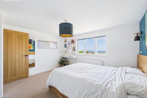 Bedroom 2 .3.jpg