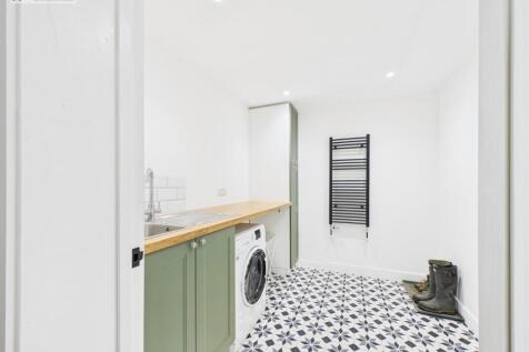 Utility Room .1.jpg