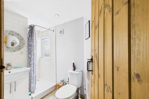 Bathroom .1.jpg