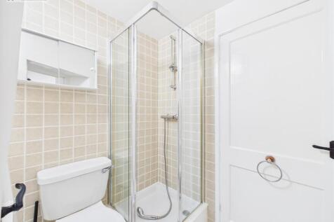 Bathroom .2.jpg