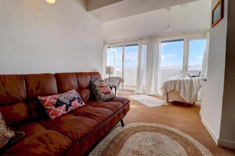 Lounge .2.jpg