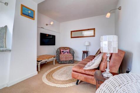 Lounge .1.jpg