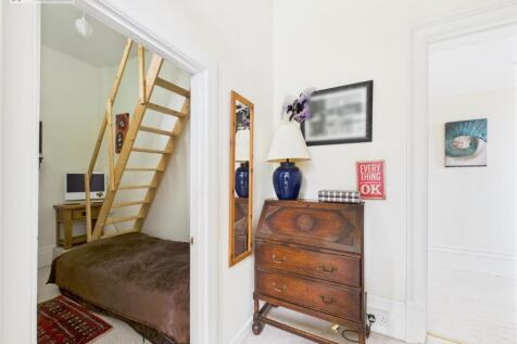 Hallway.jpg