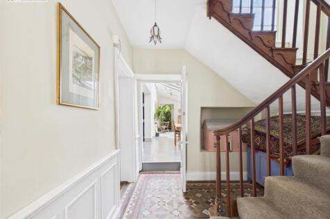 Hallway.jpg