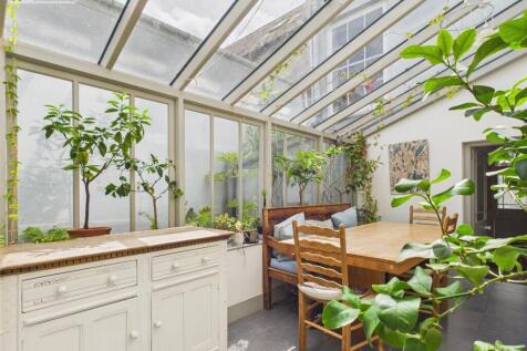 Dining area.jpg