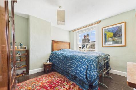 Bedroom 5.jpg