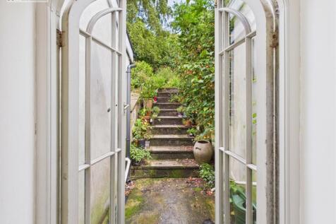 French doors to the rear garden.jpg