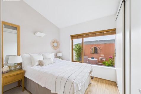 Bedroom 1 ii.jpg