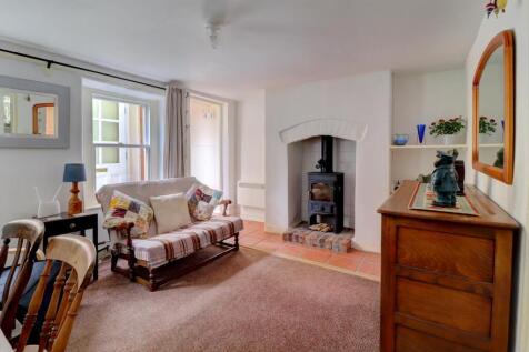 Living room new.jpg