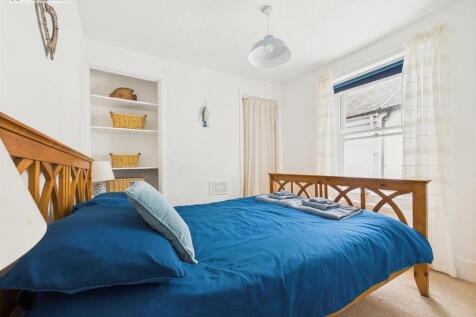 bedroom 1 .1