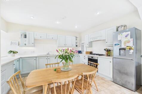 kitchen 1.jpg