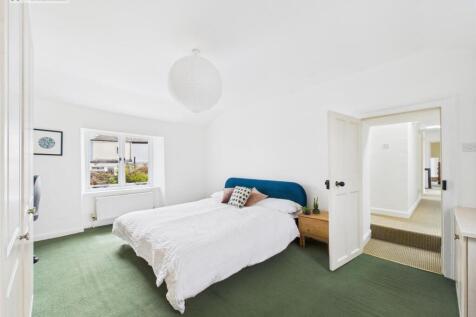 bedroom 2.1jpg