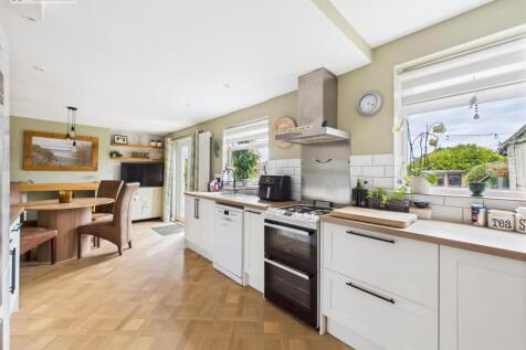 kitchen .2.jpg