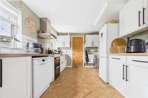 kitchen .1.jpg