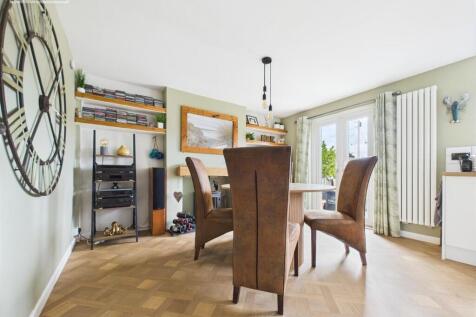 dining area .1.jpg