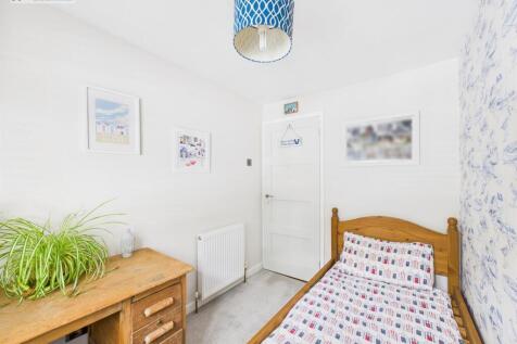 bedroom3 .2.jpg
