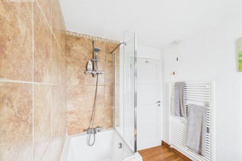 bathroom .2.jpg
