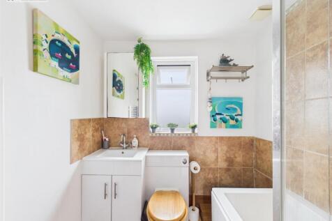 bathroom .1.jpg