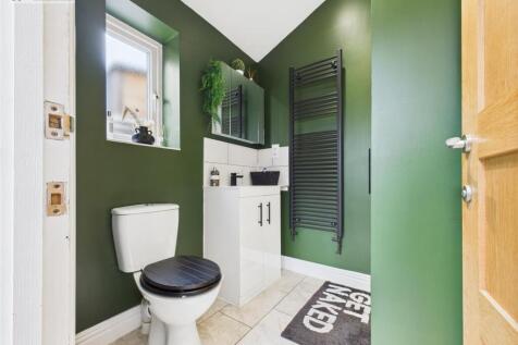downstairs shower room.jpg
