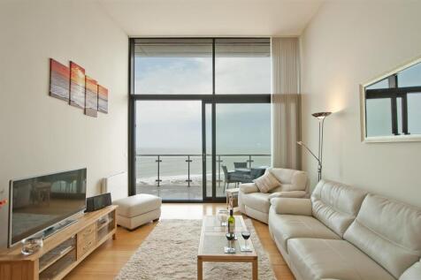 living_area_03.jpg