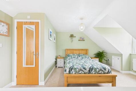 bedroom 1 .2
